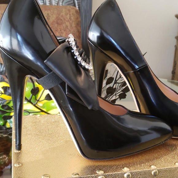 Gucci Heels - Picture 8 of 8